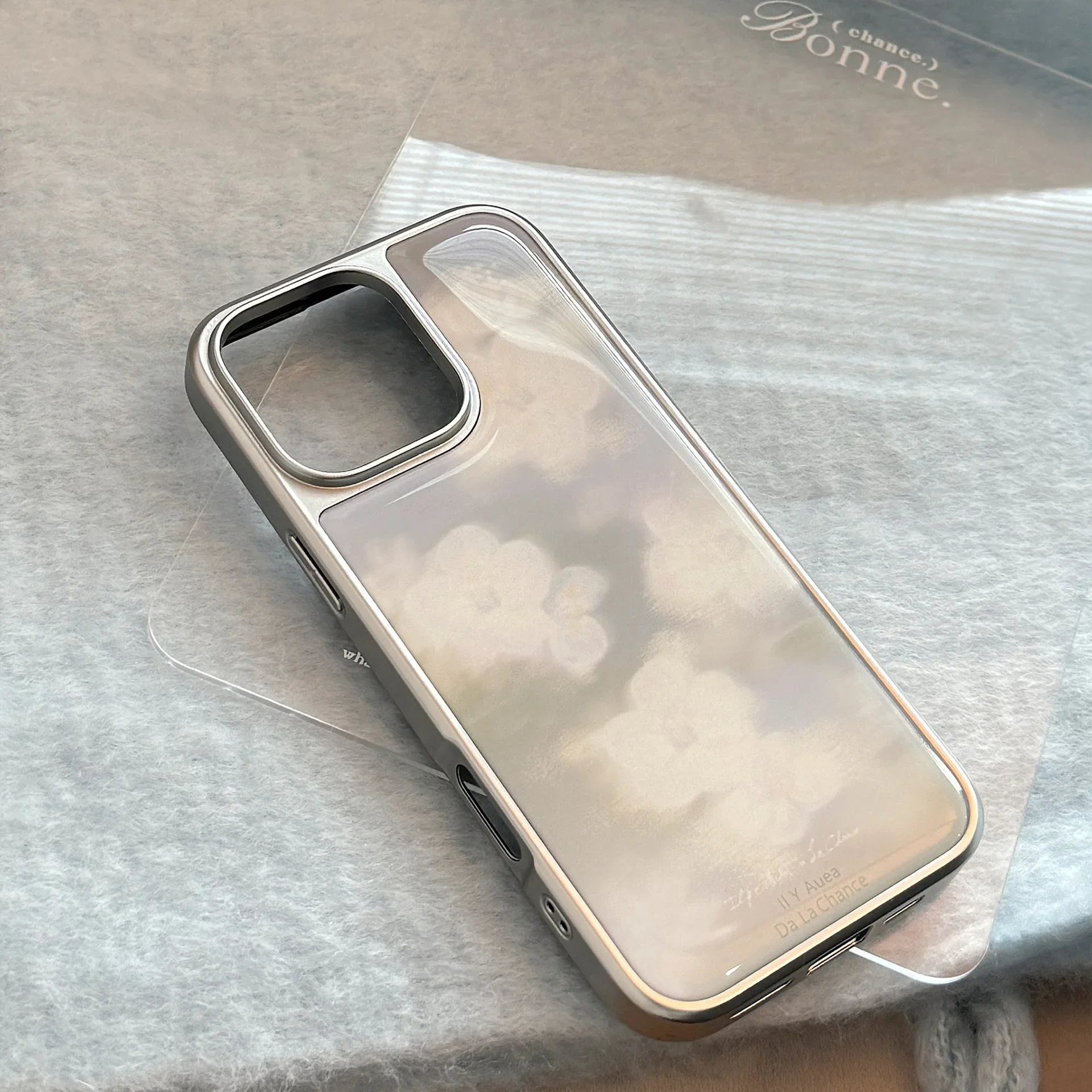 Ins نمط ضبابي الزهور البيضاء جراب هاتف آيفون 17 16 15 14 12 13 11 برو ProMax زائد X XR غطاء هاتف مقاوم للصدمات