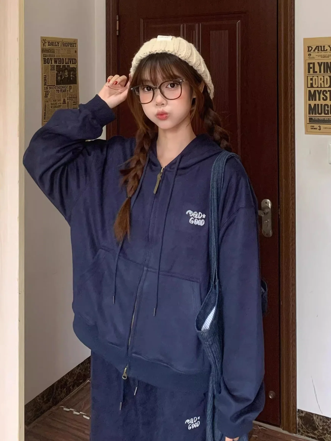 

Однотонная куртка на молнии с капюшоном в американском стиле ретро + широкие брюки, женский свободный повседневный универсальный комплект в корейском стиле для ленивого стиля