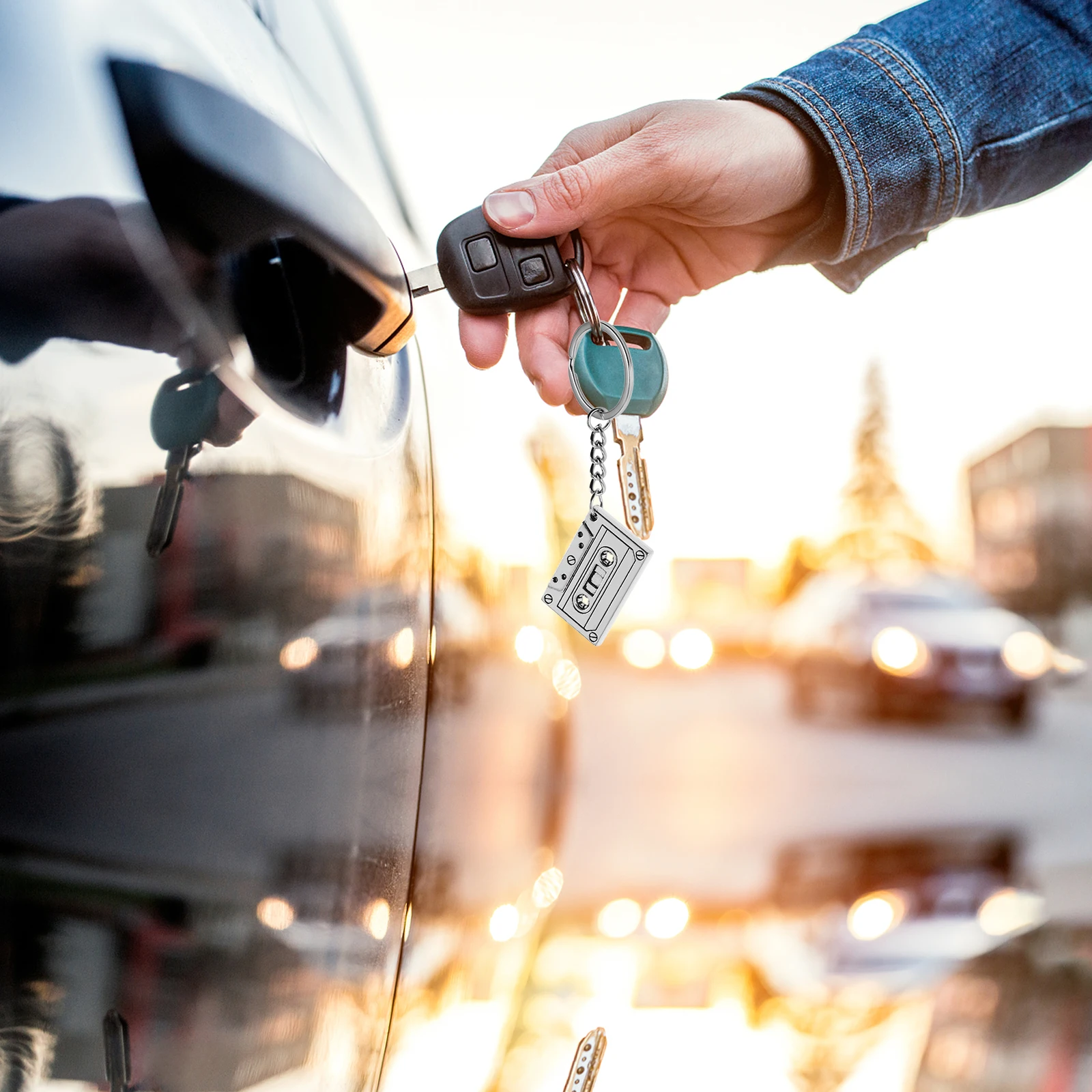 

5pcs Retro Cassette Tape Keychain Vintage Jewelry for Girls 80s Party Car Necklace Decor Durable Alloy Pendant