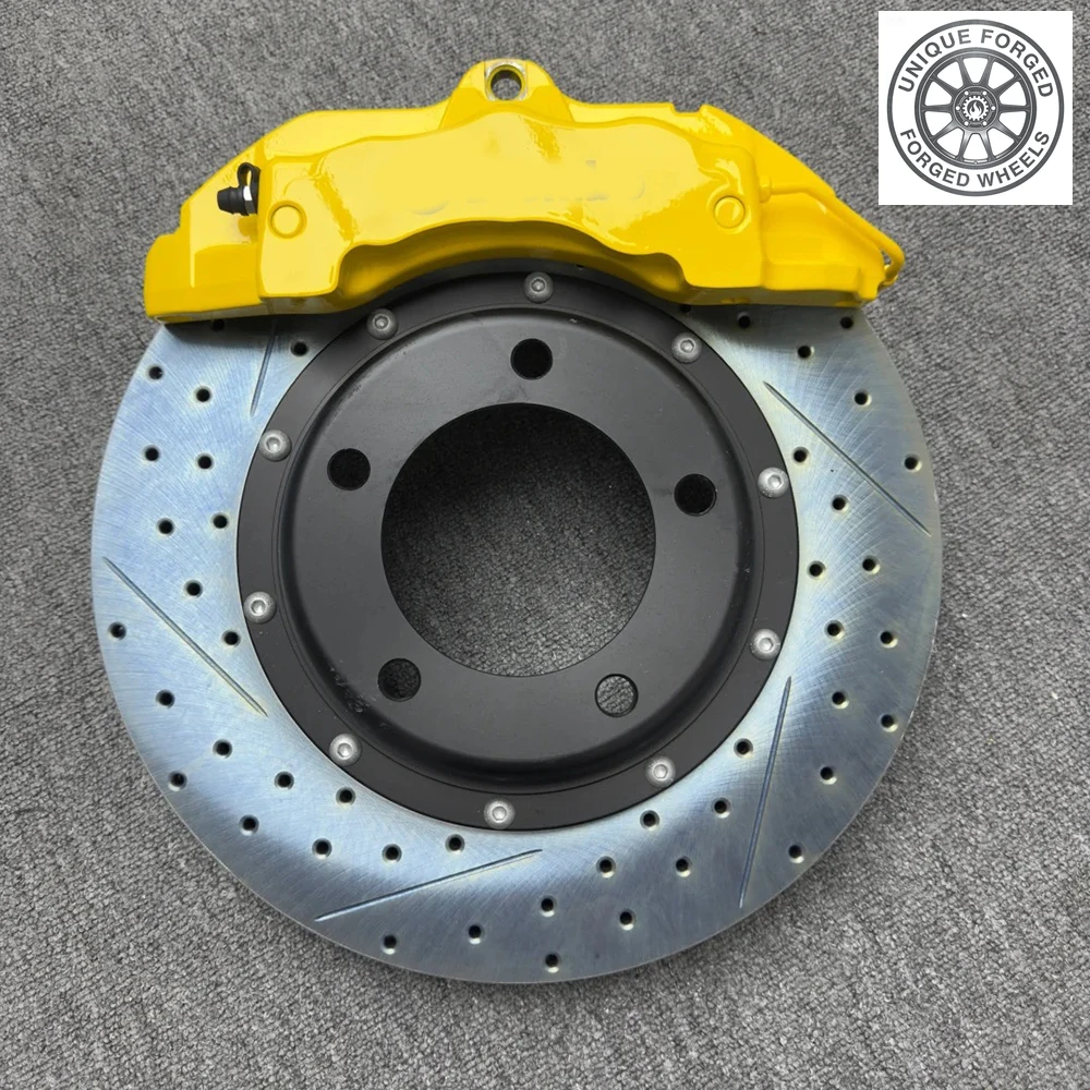 

Комплект больших тормозов (26 типов): передние 6-поршневые, задние 4-поршневые, барабанные суппорты, универсальная гоночная тормозная система для тюнинга