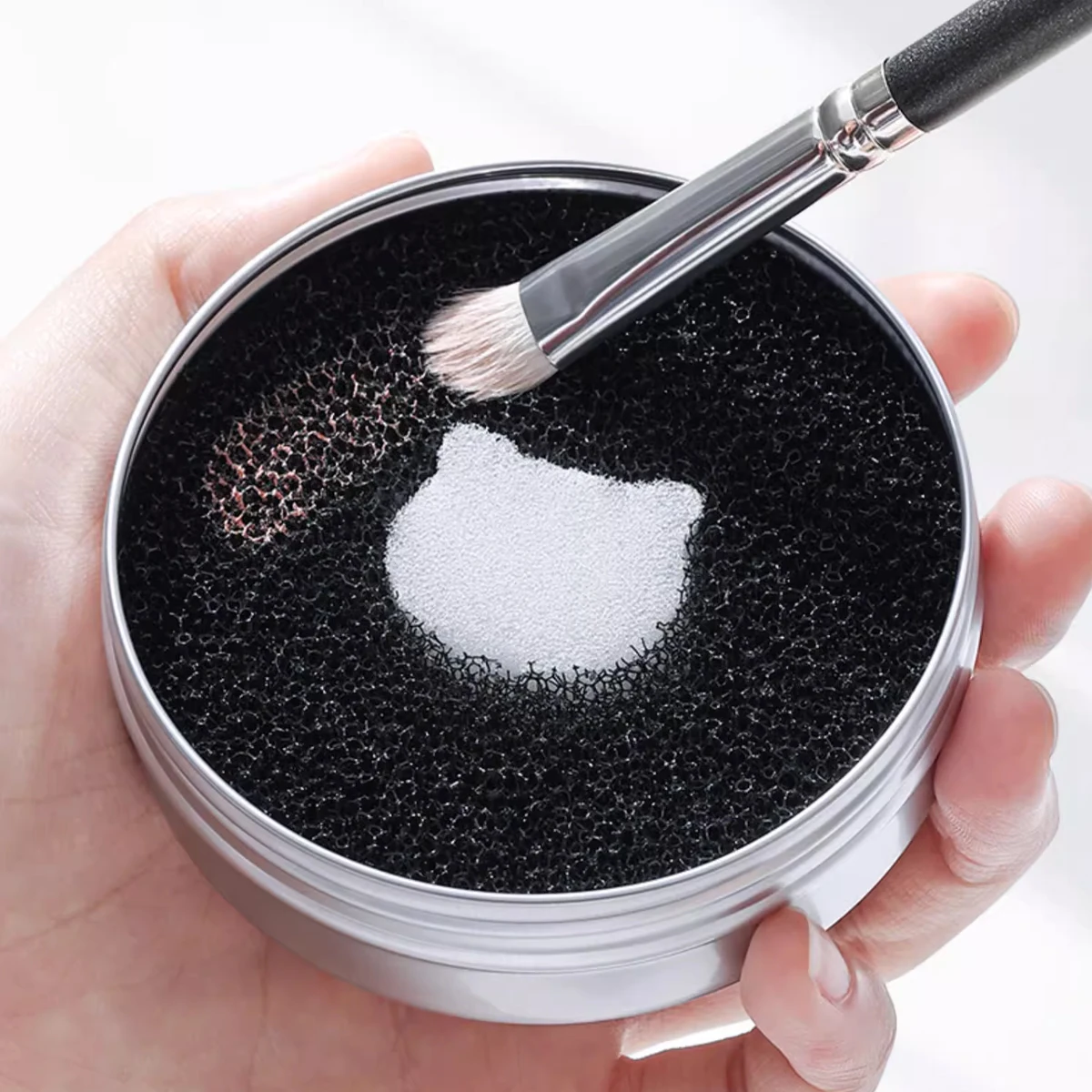 Portable Makeup Brush Cleaner Set 1 Box + 4 Refills with Sponge Dry Cleaning Case for Quick Removal of Residual Powder