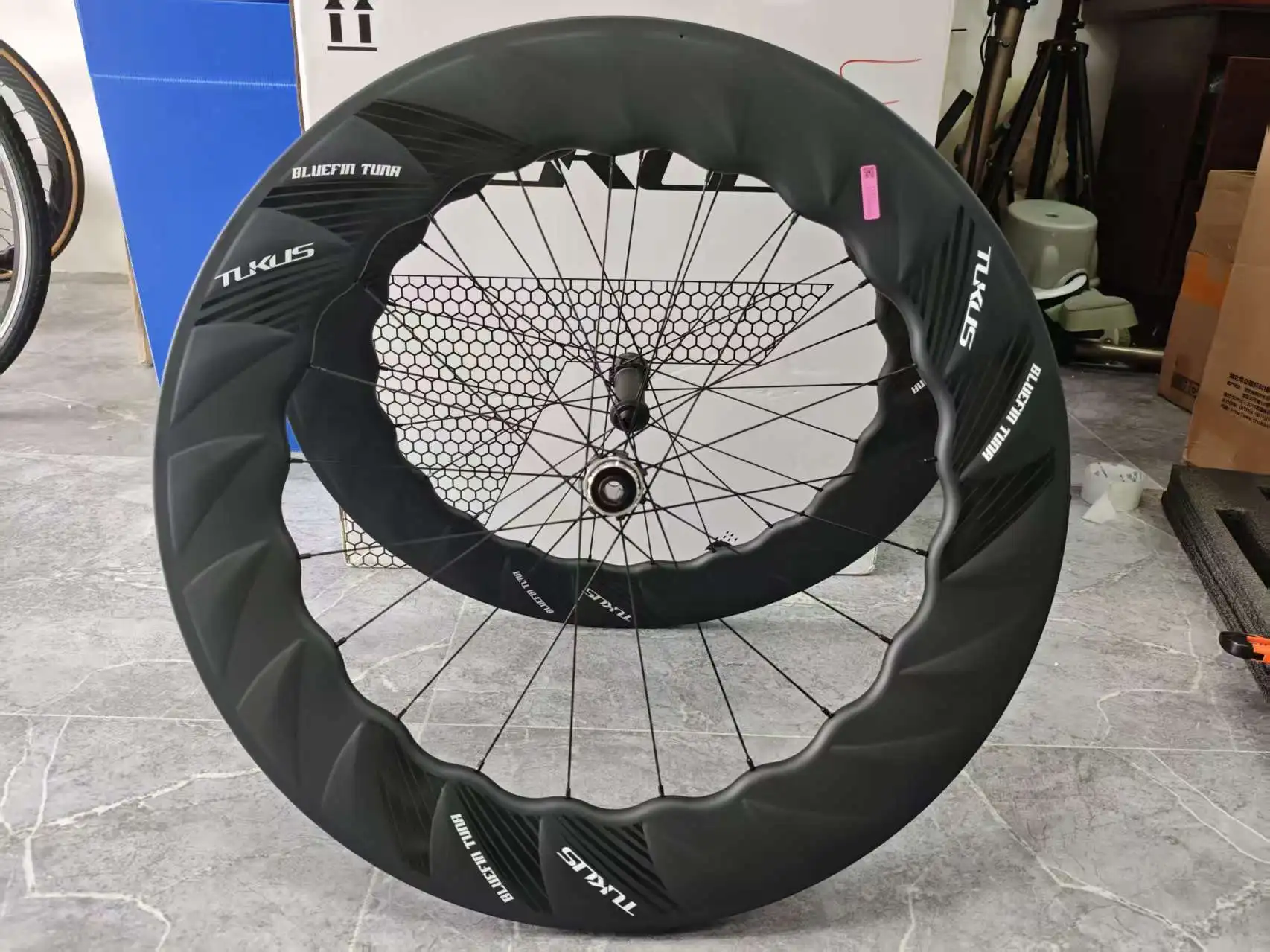 

2024 TUKUS Carbon Road Bike Wheels 700C*88mm Disc brake Wheelset clincher tubeless Width 28mm Bicycle UCI DPD/XDB shipping