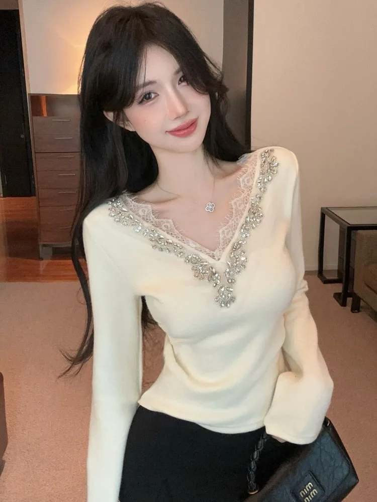 

Heavy-Embroidered Diamond Long-Sleeve V-Neck Short Knitted Base Shirt Women's Fashion Autumn Top Skimpy Fit Citywal...