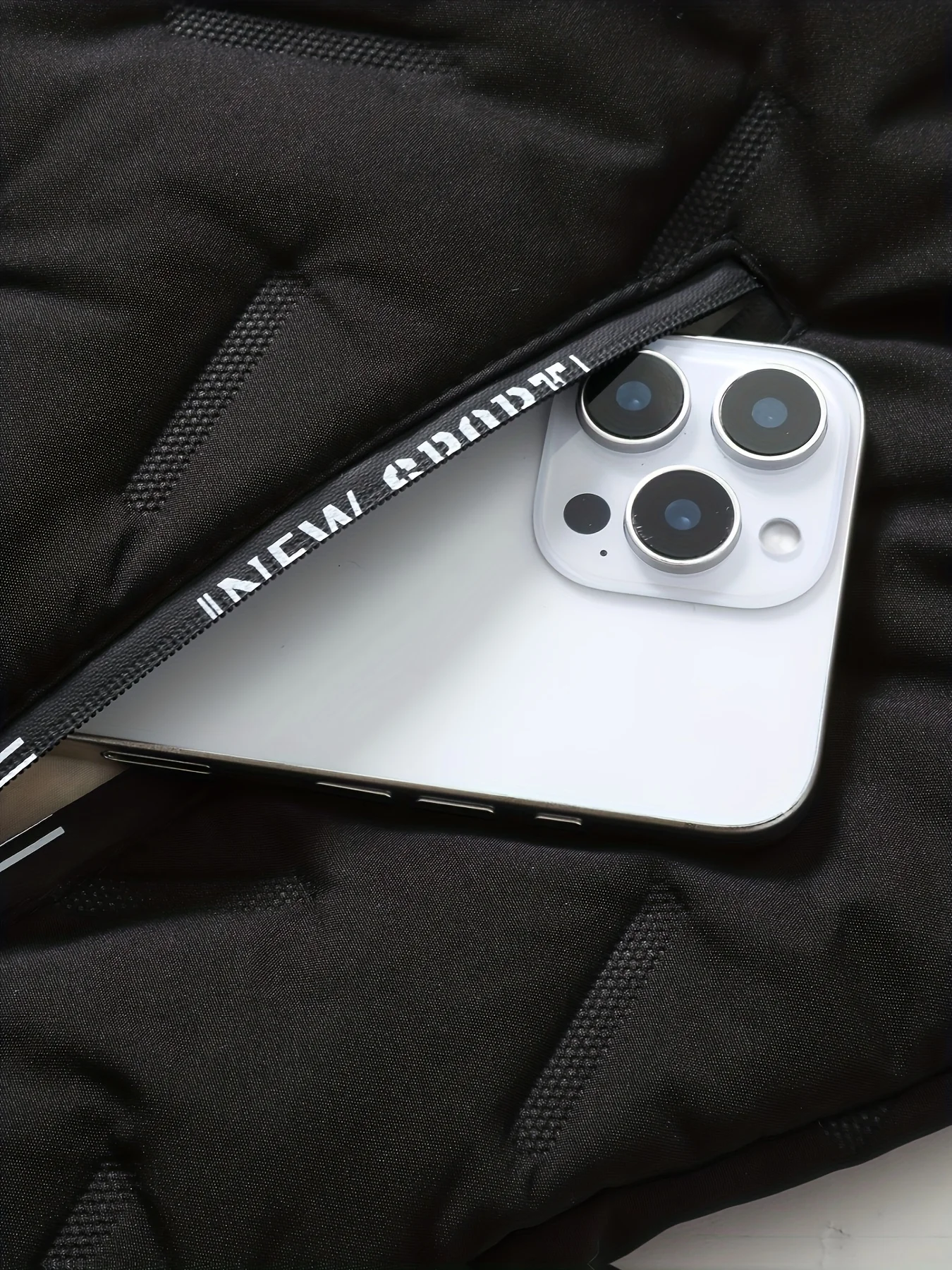 سترة صوفية سوداء بغطاء للرأس للرجال مع إغلاق بسحاب كامل وجيب بسحاب كامل الطول - معطف شتوي دافئ من البوليستر بنسبة 100%