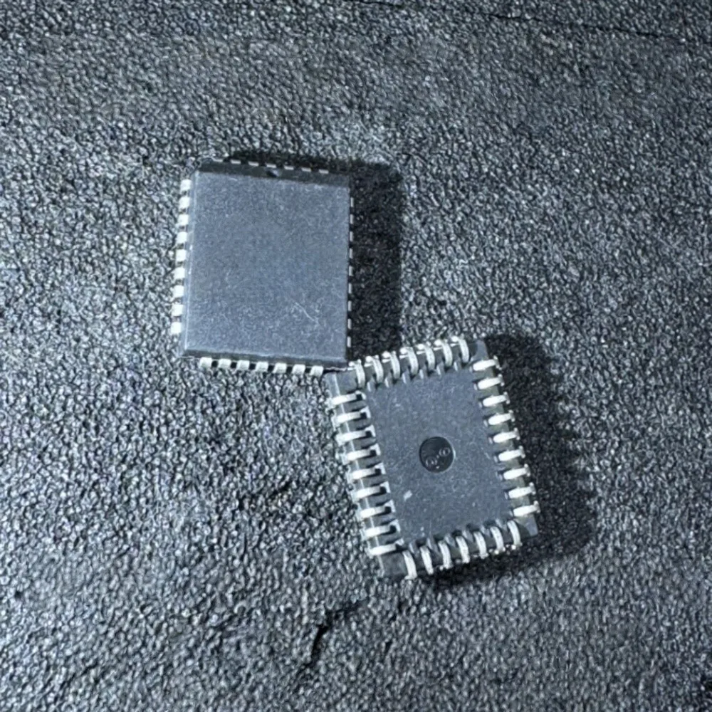 5PCS MX26LV040QC-55 MX26LV040QC AD2S82AHPZ AD2S82 IR2133J IRS2133J PLCC