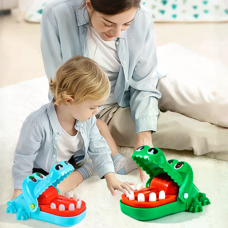 Crocodile Teeth Toys Keychain Children's Crocodile Bites Fingers Reaction Training Dinosaurs Animal Pull Back Trick Game Family
