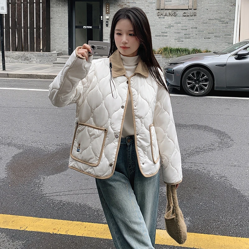 

Легкая демисезонная повседневная свободная женская хлопковая куртка, тонкое хлопковое пальто, универсальная базовая модель с круглым вырезом и длинными рукавами.