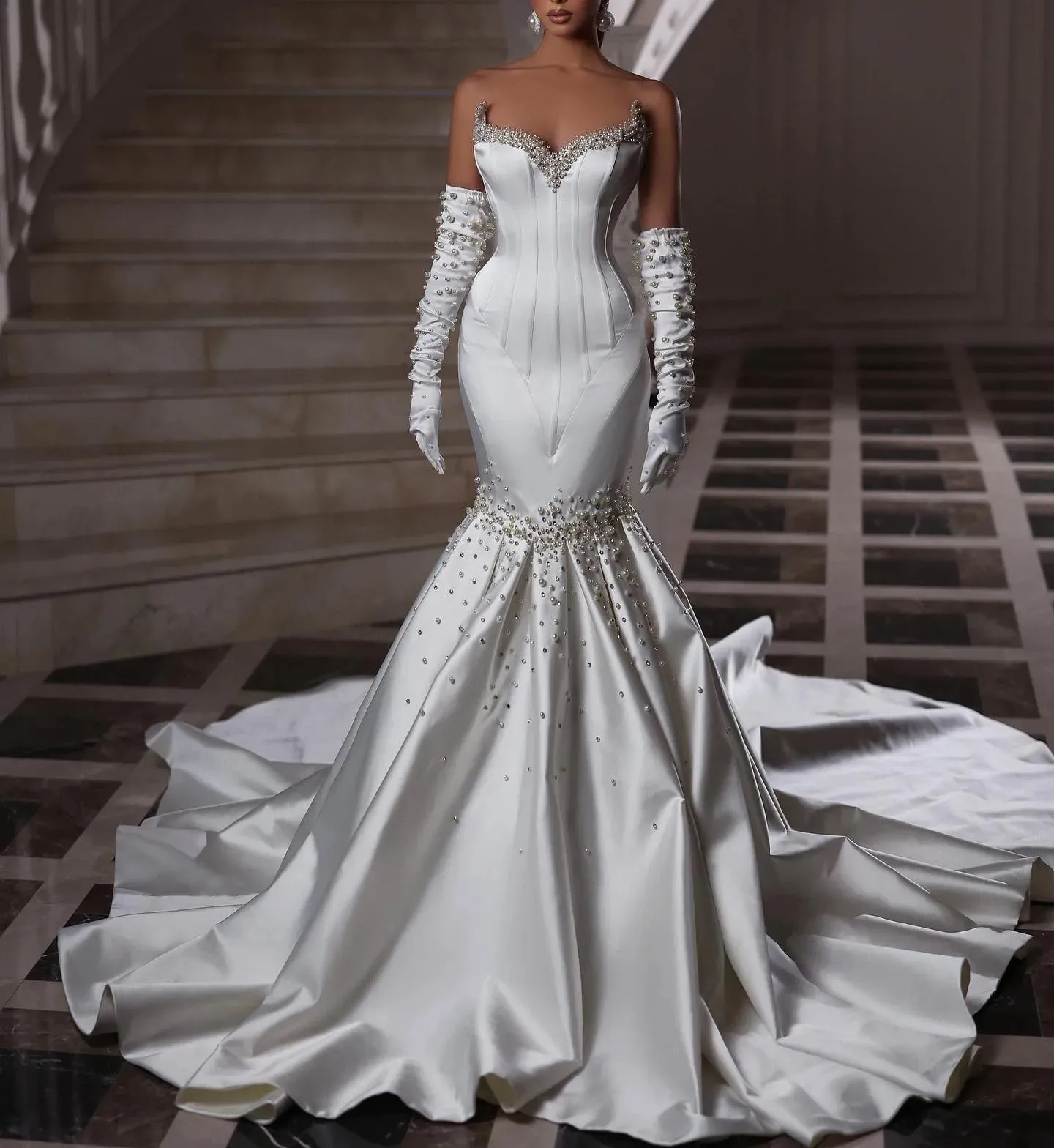 فساتين زفاف حورية البحر الرائعة لؤلؤ على شكل قلب خرز كريستال ساتان زفاف العروس نمت فيستدوس دي نوفيا