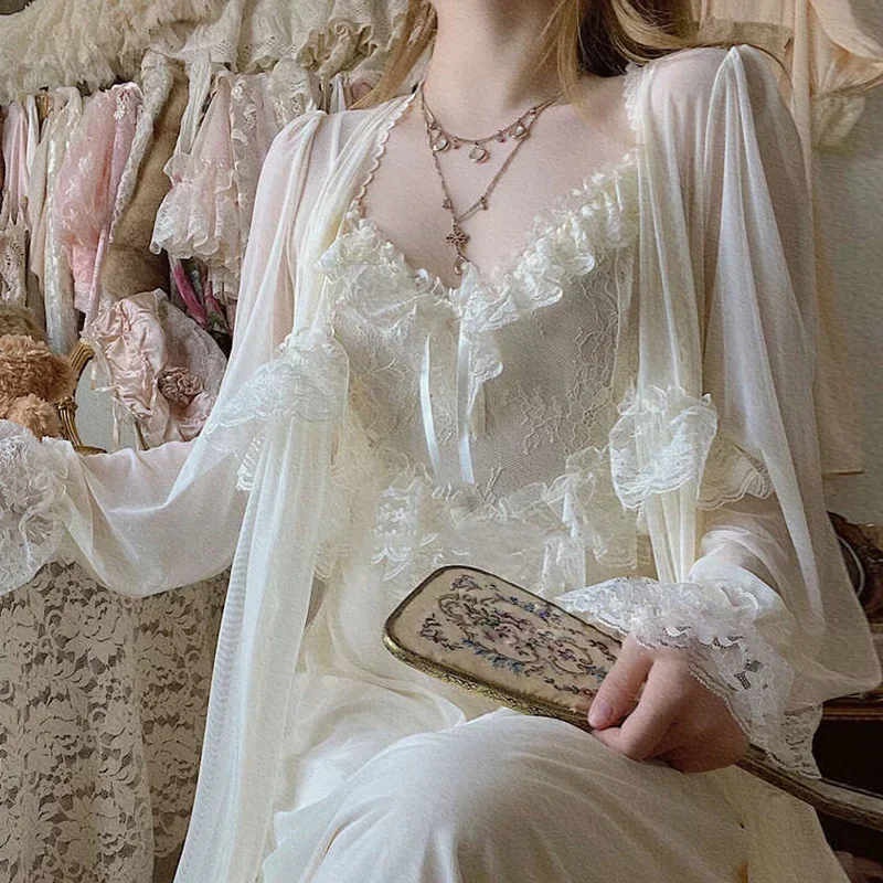 

Vintage Female Court Style Thin Tulle Robe/Nightdress Ladies Princess Nightgowns Fairytale Pajamas Sleepwear Women's Clothing