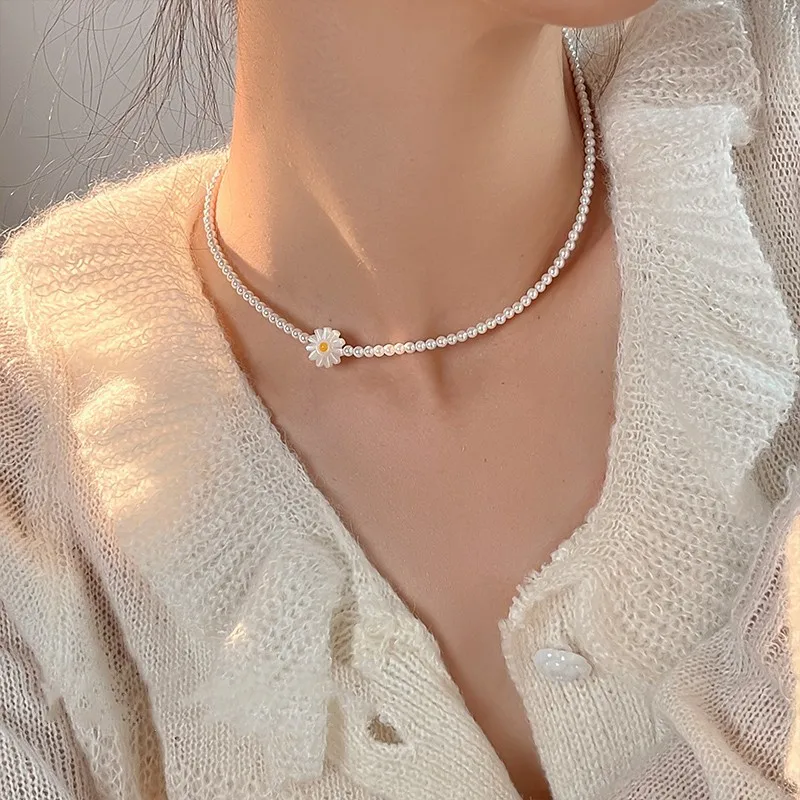 

Pearl Necklace, Shell, Daisy Pendant Necklace, Titanium Steel Lock Chain