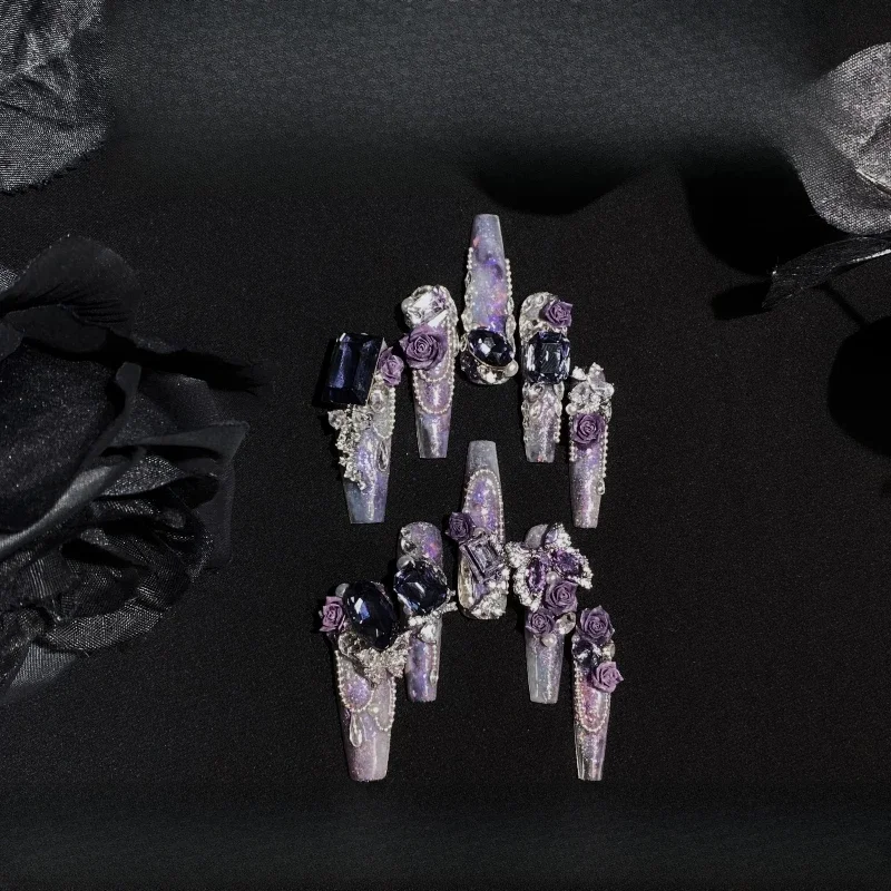 

Hand-worn armor heavy industry luxury purple carving smudge butterfly chain