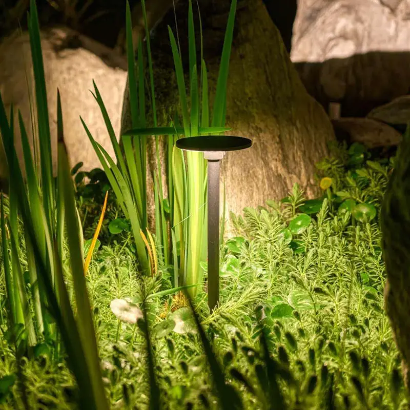 lampada-da-giardino-semplice-per-esterni-impermeabile-per-ville-hotel-agriturismi-creazione-di-atmosfera-paesaggistica