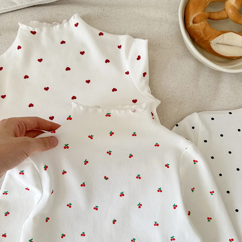 Neues Frühlings- und Herbst-Baby-Mädchen-Oberteil mit Schleifenmuster, Rüschen, Stehkragen und langen Ärmeln, Unterhemd für Kinder, weiches, dehnbares Oberteil. – Detail 5