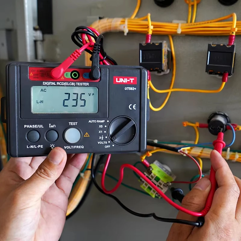 UNI-T UT582+ Tester digitale RCD (ELCB) Misuratore interruttore automatico di dispersione RAMP con cicalino Mis-Operation