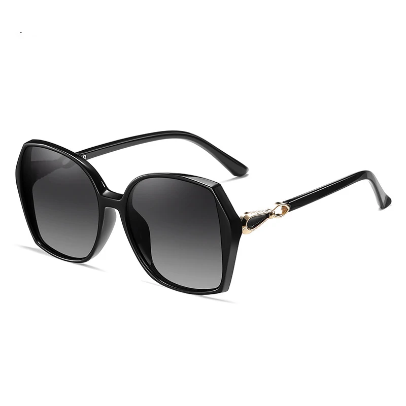 

2025 Luxury Women Polarized Sunglasses Latest Lady's UV400 Protection Crystal Feminin Cool Sun Glasses Diamond Vintage Gafas