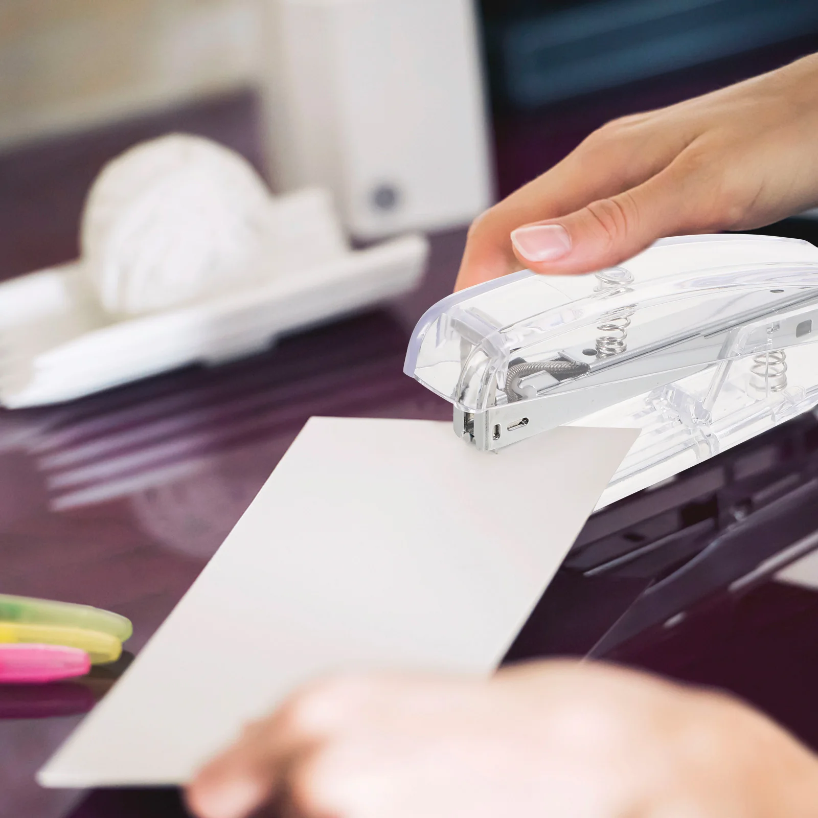 1 قطعة دباسة شفافة مستقرة ماكينة تجليد البلاستيك المحمولة كتاب أداة تدبيس طالب القرطاسية دباسة شفافة