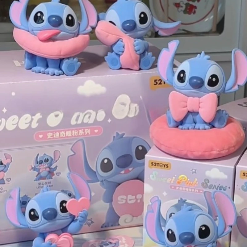 MINISO animación Stitch polvo cálido serie caja ciega Linda muñeca de punto de dibujos animados adornos de escritorio 520 regalo para novia