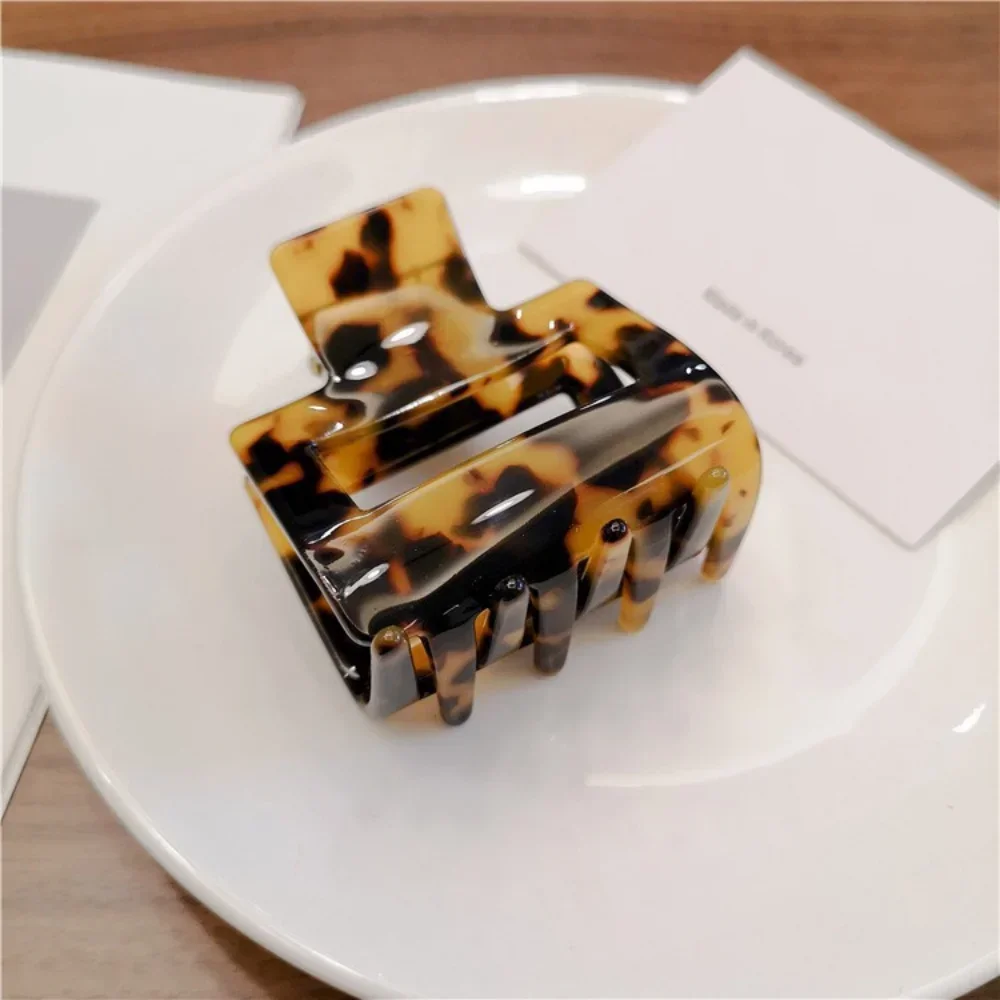 Muweordy New Acetate Claw Clip Leopard Hair Claw Large Geometric Hollow Square Crab Hair Clip for Women Girl Hair Accessories
