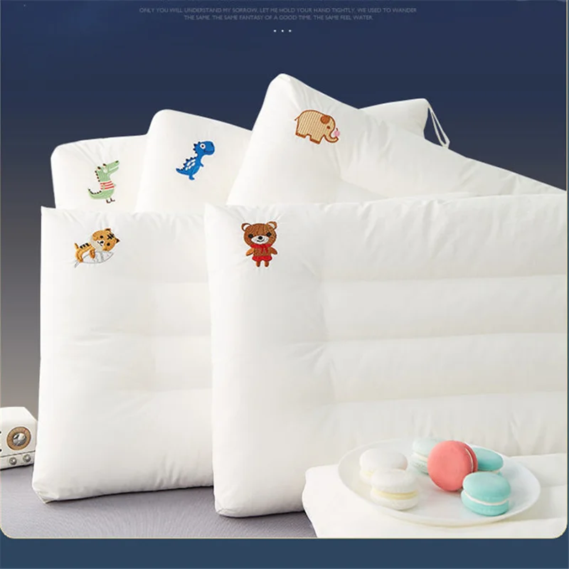 Petit oreiller de couchage en pur coton avec broderie de dessin animé pour enfants, oreiller super doux pour la sieste du bébé de la maternelle, dortoir étudiant