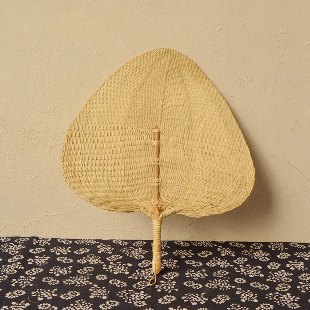 

Handmade Natural Palm Leaf Fans Lightweight Peach Shaped Hand Woven Cooling Handheld Suitable Adults Children Home