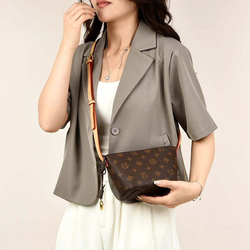 

Luxury Brand Famous Designer Women's Tote Bag Elegant Leather Classic Shoulder Crossbody For Fashionable Ladies