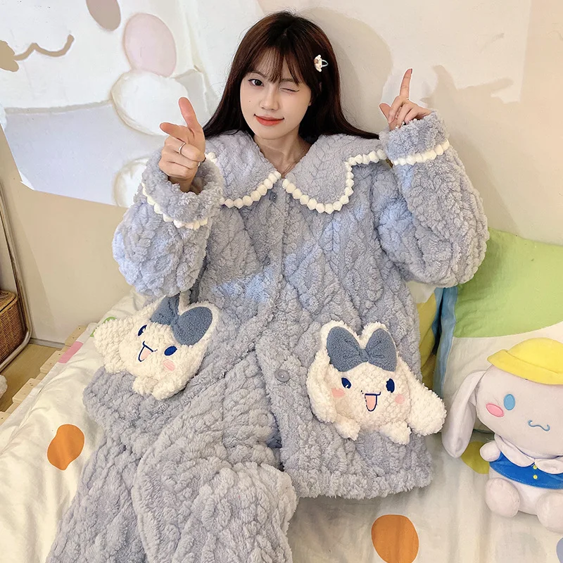 

Женский пижамный комплект Cinnamoroll, светло-голубой, зима 202, пушистая одежда для сна, повседневная эстетичная одежда для дома Y2K, теплая свободная ночная рубашка