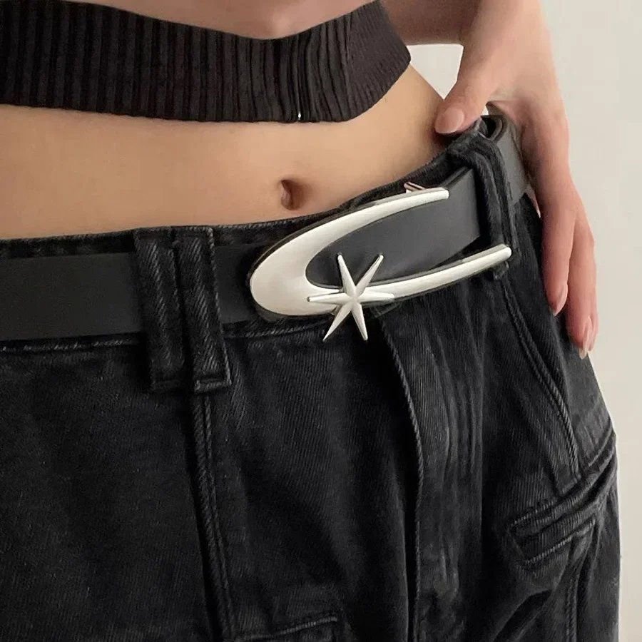 

luxury Women's Belts American Vintage Silver Buckle Star Moon Metal Buckle PU Leather Retro Y2k Belt Jeans Pants Decoration