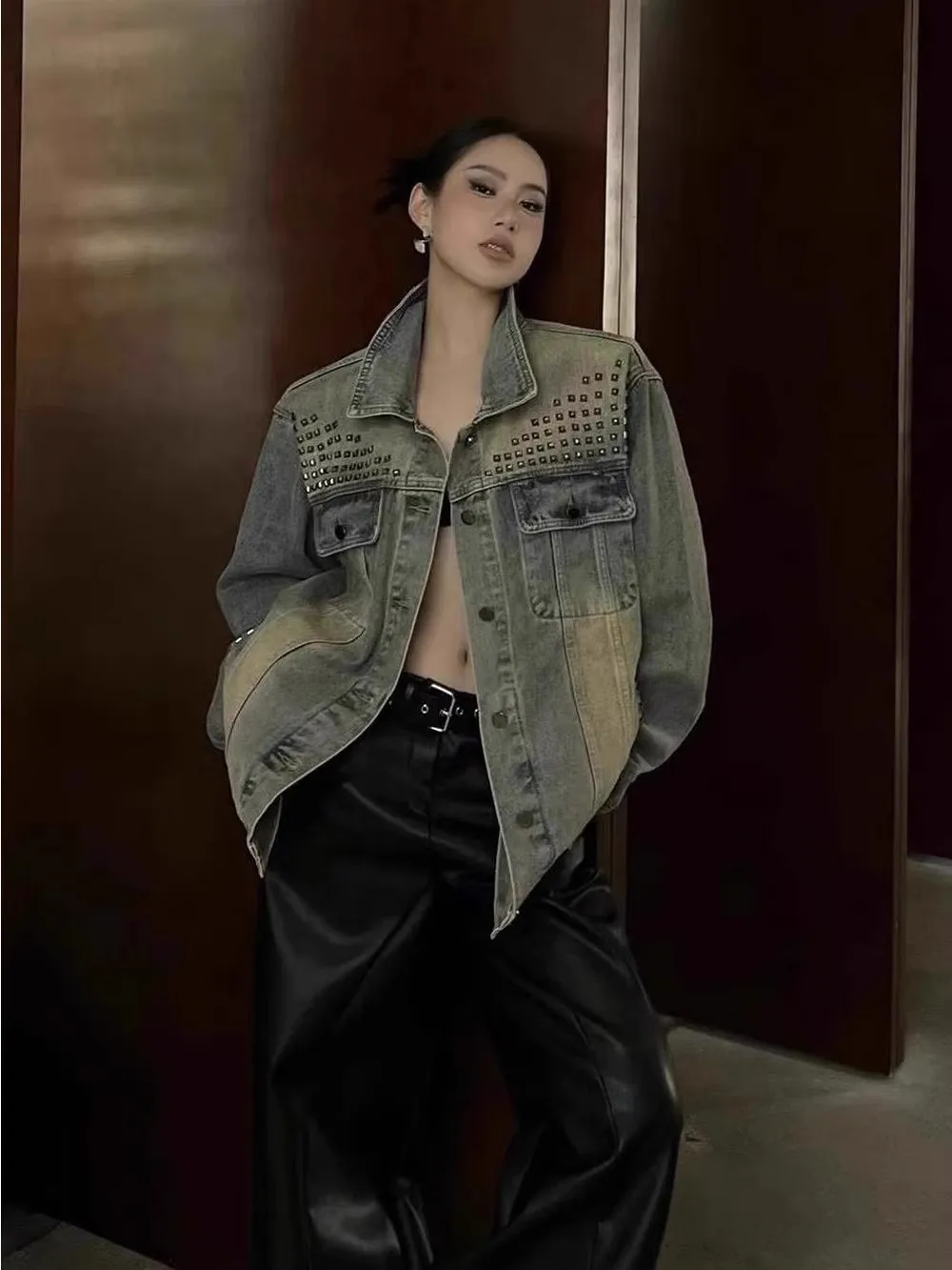 

Retro American Style Distressed Denim Jacket Women's Loose Fit Nail Head Design Spring Autumn Trendy Brand Cleanfit Style