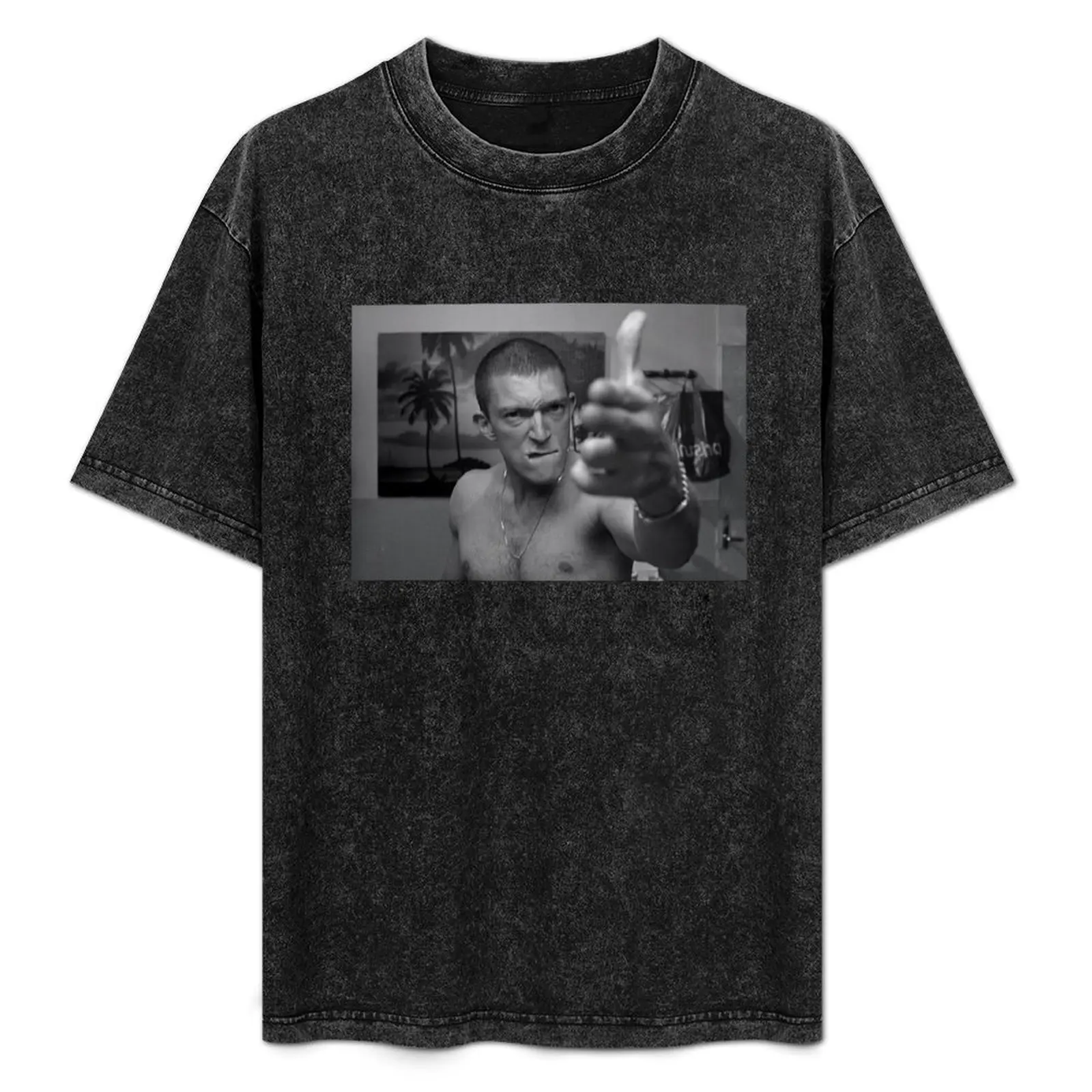 Camiseta La Heine con estampado moderno y manga corta
