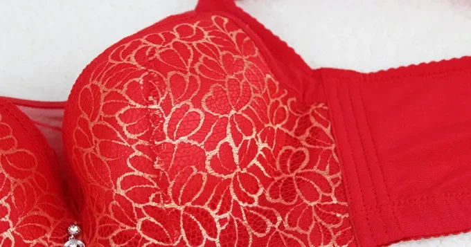 Women Sexy Lace Brassiere  Big Size Push Up Intimates Female Bra Tops Lingerie 85 90 95 100 C D Red Black Blue Super Underwear