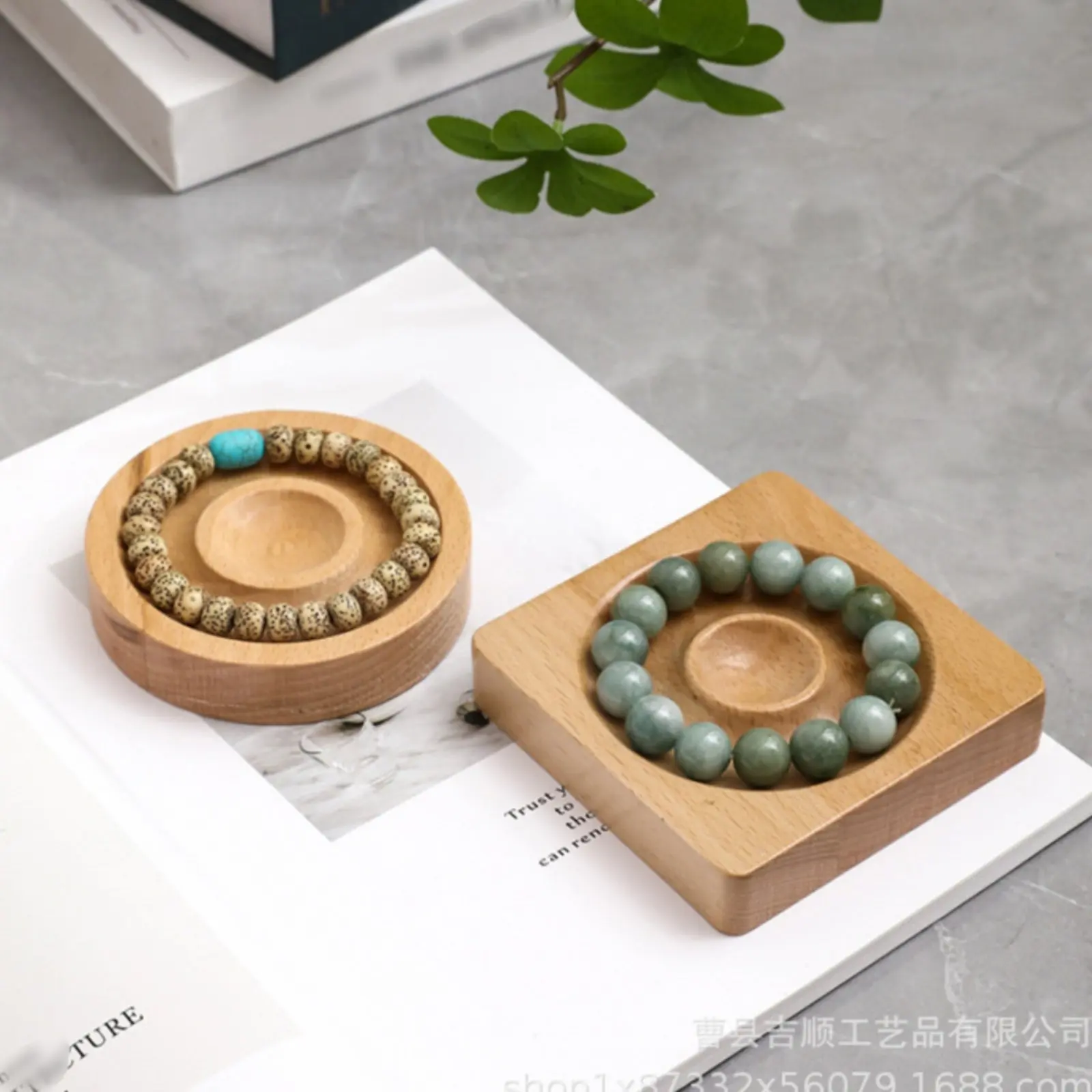 Wooden Bracelet Display Minimalist Round Wooden Jewelry Tray Beaded Bracelet Holder Sturdy Household Storage Versatile