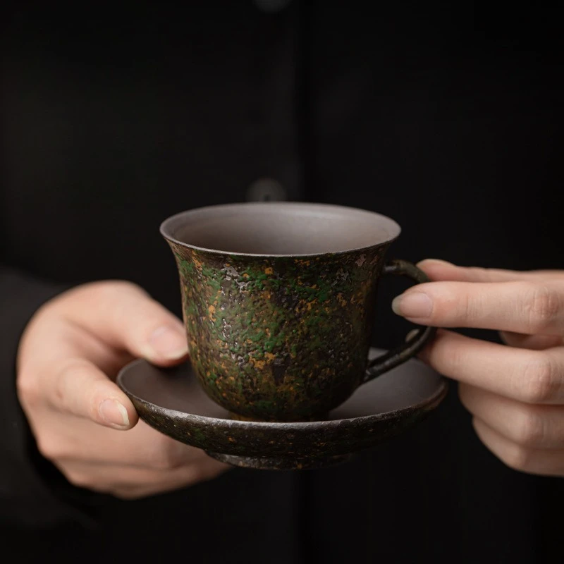 Retro-ofenveränderte Keramiktasse, grobe Keramik, Kaffeetasse und Untertasse, kreatives Souvenir, chinesische Teetasse mit Untertasse