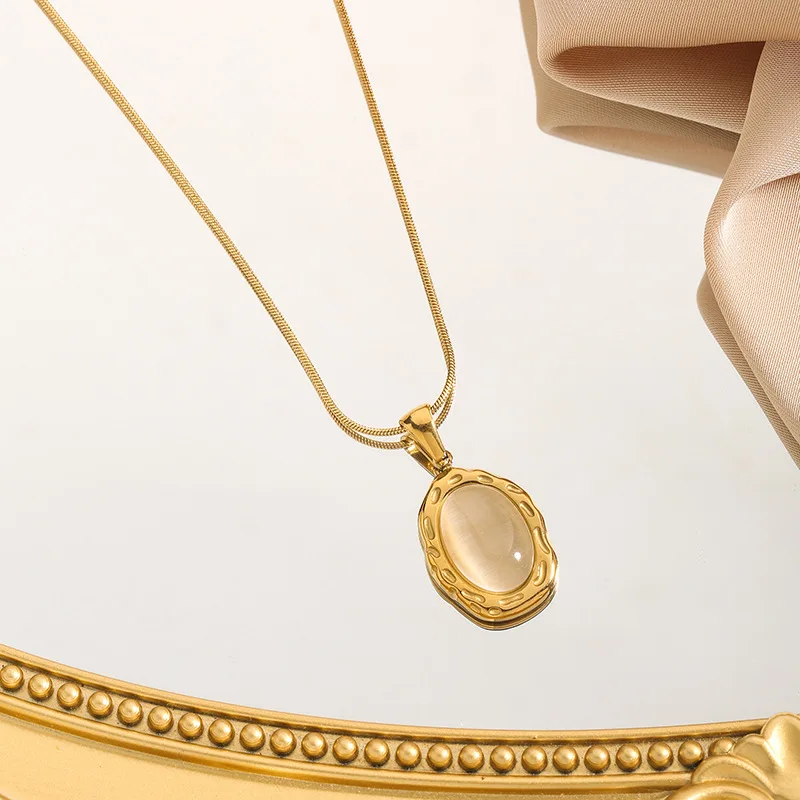 الفاخرة 18K مطلية بالذهب الفولاذ المقاوم للصدأ البيضاوي الشكل الأبيض القط العين أوبال حجر قلادة قلادة الأزياء والمجوهرات