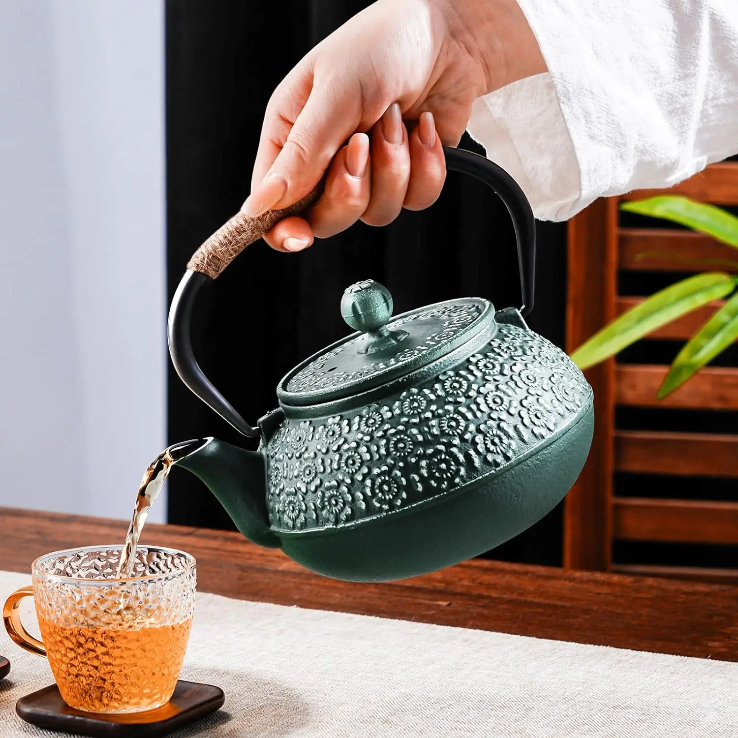 GIANXI 900ML Household Cast Iron Teapot Sakura Pattern Tea Kettle With Tea-Strainer Coffee Tea Water Pot Tea Set Kitchenware