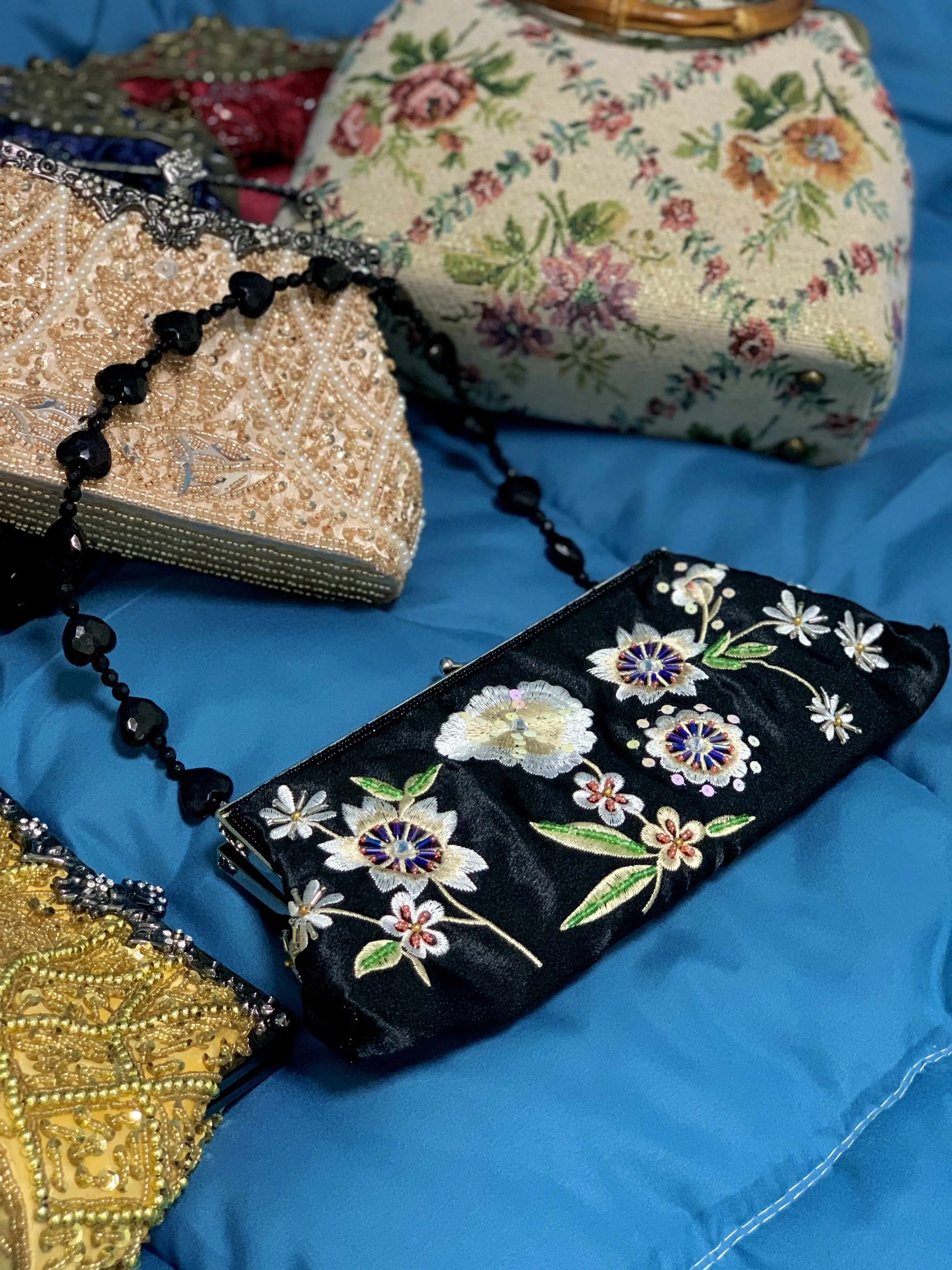 Lost in Vintage Hand-embroidered Leaf Floral Glitter Beading  Handbag Kiss Lock Frame Evening Bag Sparking Sequins Chain Prom