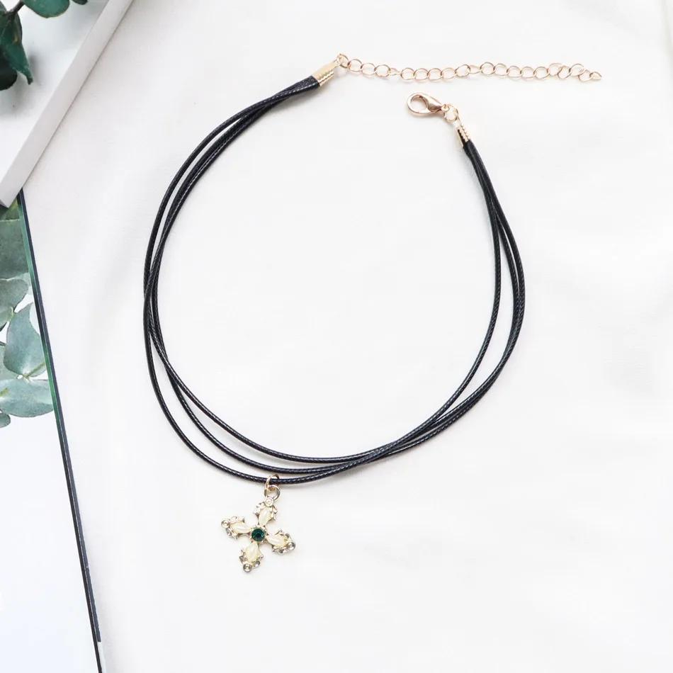 Triple Layers Cross Pendant Choker for Women Neck Clavicle Necklace Lady Jewelry Accessories Girl Gift PU Leather 30+7cm Chain