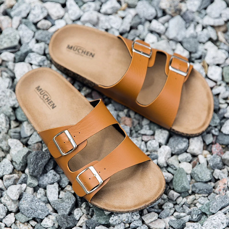Nuove infradito in sughero in pelle coppia maschile retrò 2025 abbigliamento estivo pantofole Muller moda sandali da spiaggia casual Zapatillas Hombre
