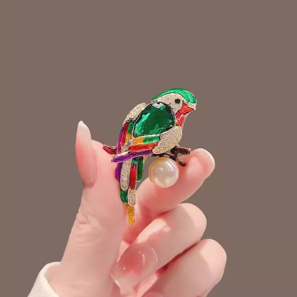 Birds Parrot Brooches for Women Rhinestone Colorful Crystal Animal Lapel Pins Banquet Party Backpack Jewelry Accessories