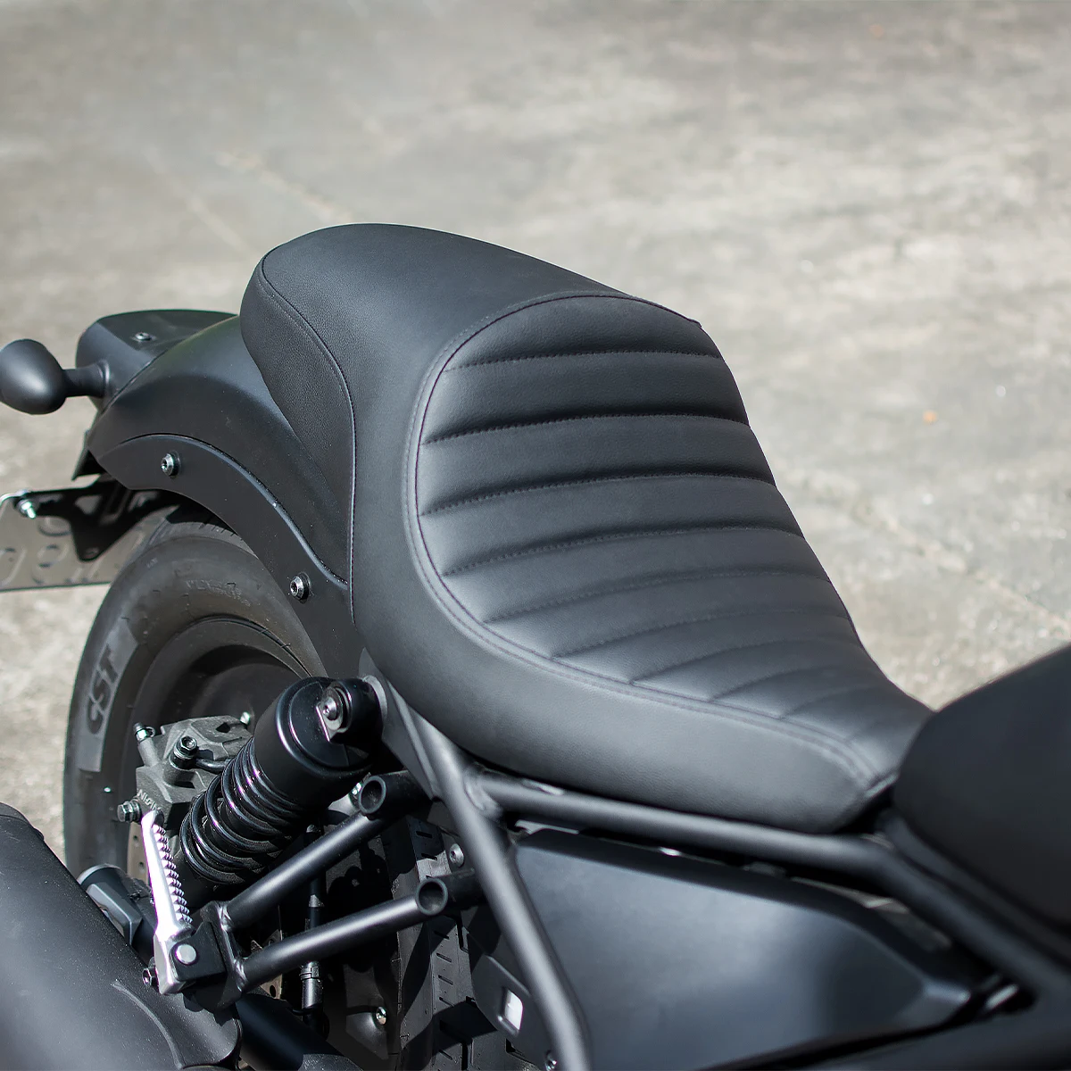 Modifiziertes Retro-Sitzkissen, Doppelsitz, personalisierter Buckel, bemannt, ein bequemer Sitz, Raupe, Raute