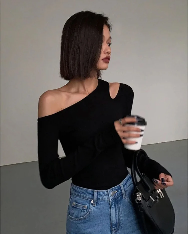 تي شيرت موضة انحراف طوق خارج الكتف طويلة الأكمام تي شيرت المرأة ربيع جديد الصلبة سليم صالح المحاصيل الأعلى مثير الجوف خارج