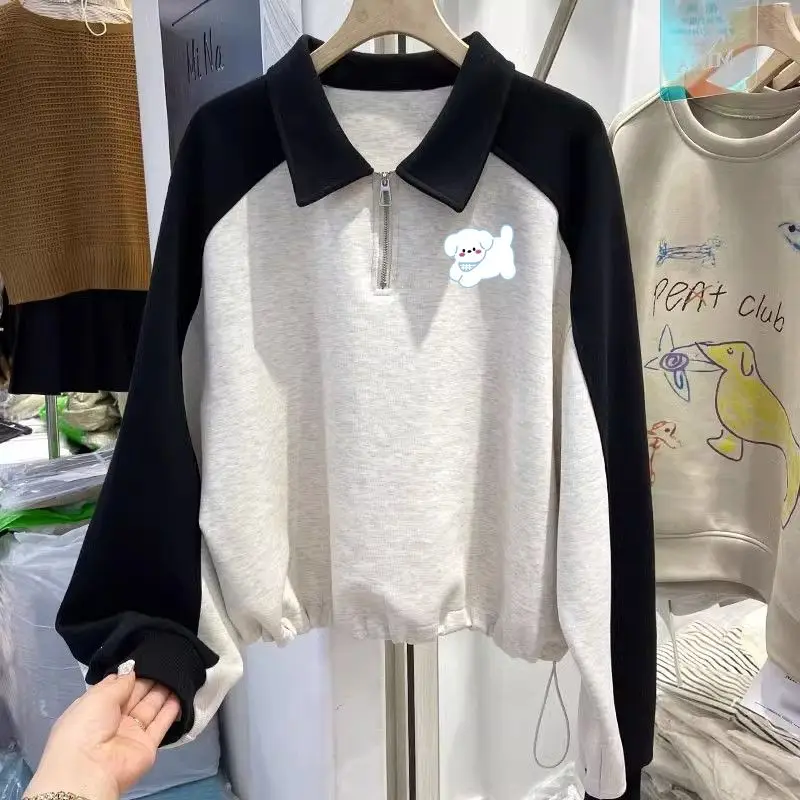 

Милый свитшот с принтом и цветными вставками на плечах, весенне-осенний, с оригинальным дизайном, укороченный топ