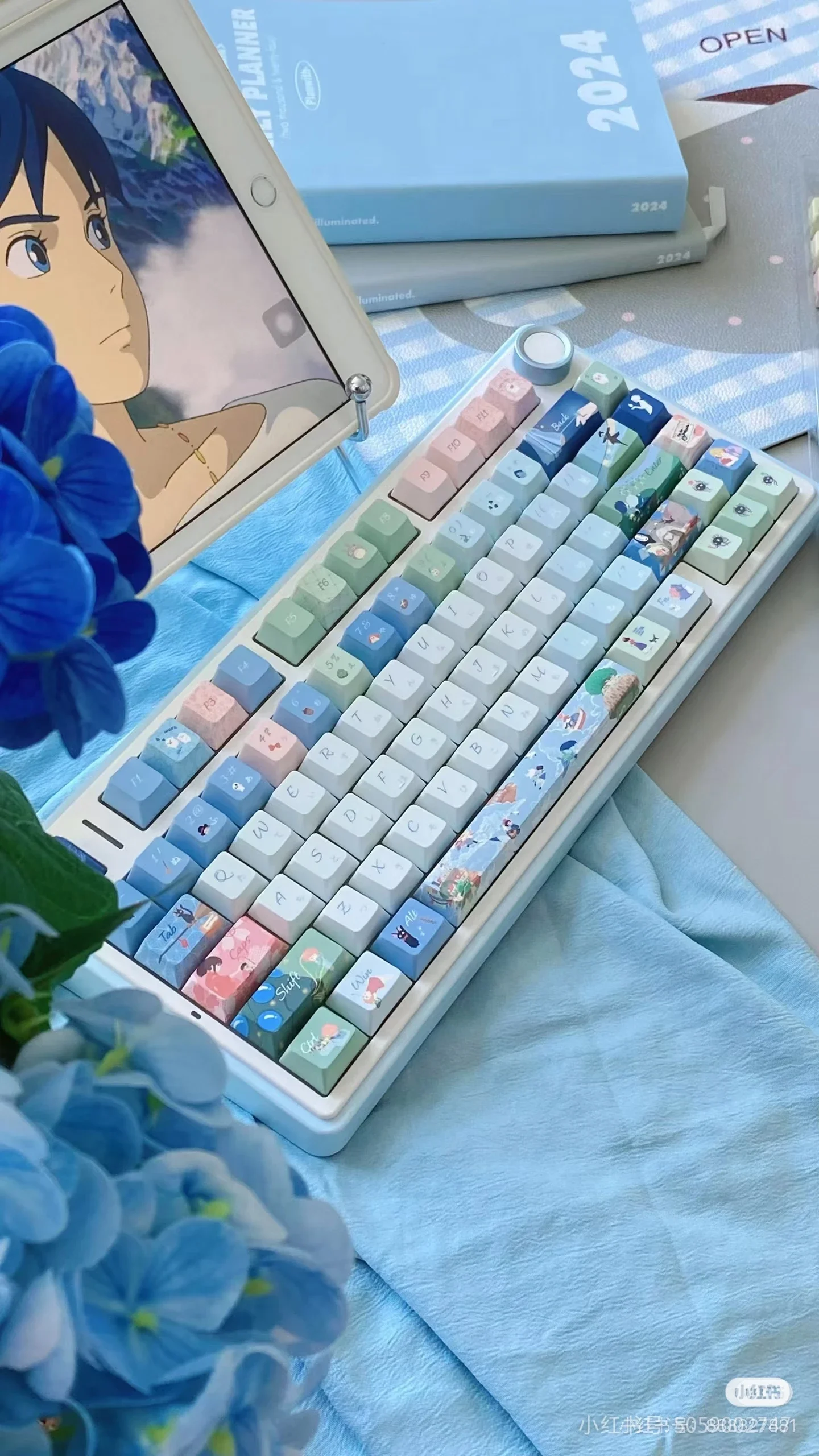 

Summer keycaps, five-sided sublimation, keycaps only, no keyboard, animation style keycaps