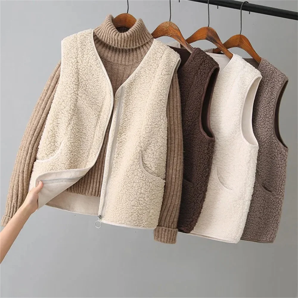 Autumn Winter V-neck Sleeveless Faux Wool Vest Women Casual Loose Thick Warm Zipper Lambs wool Top Simple Pockets Cardigan Women