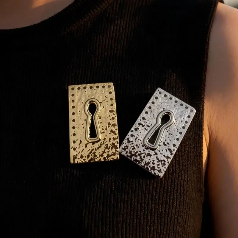Pleated Brooch Alloy Keyhole Shape Glaze Luxury Badge Pin Trendy Tassels Banquet Clothes Metal Pin Light Luxury High-end Feel
