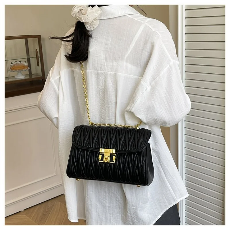 

High-End Women's Tote Bag Made Of Premium Leather Featuring Trendy Paris Vintage Style​