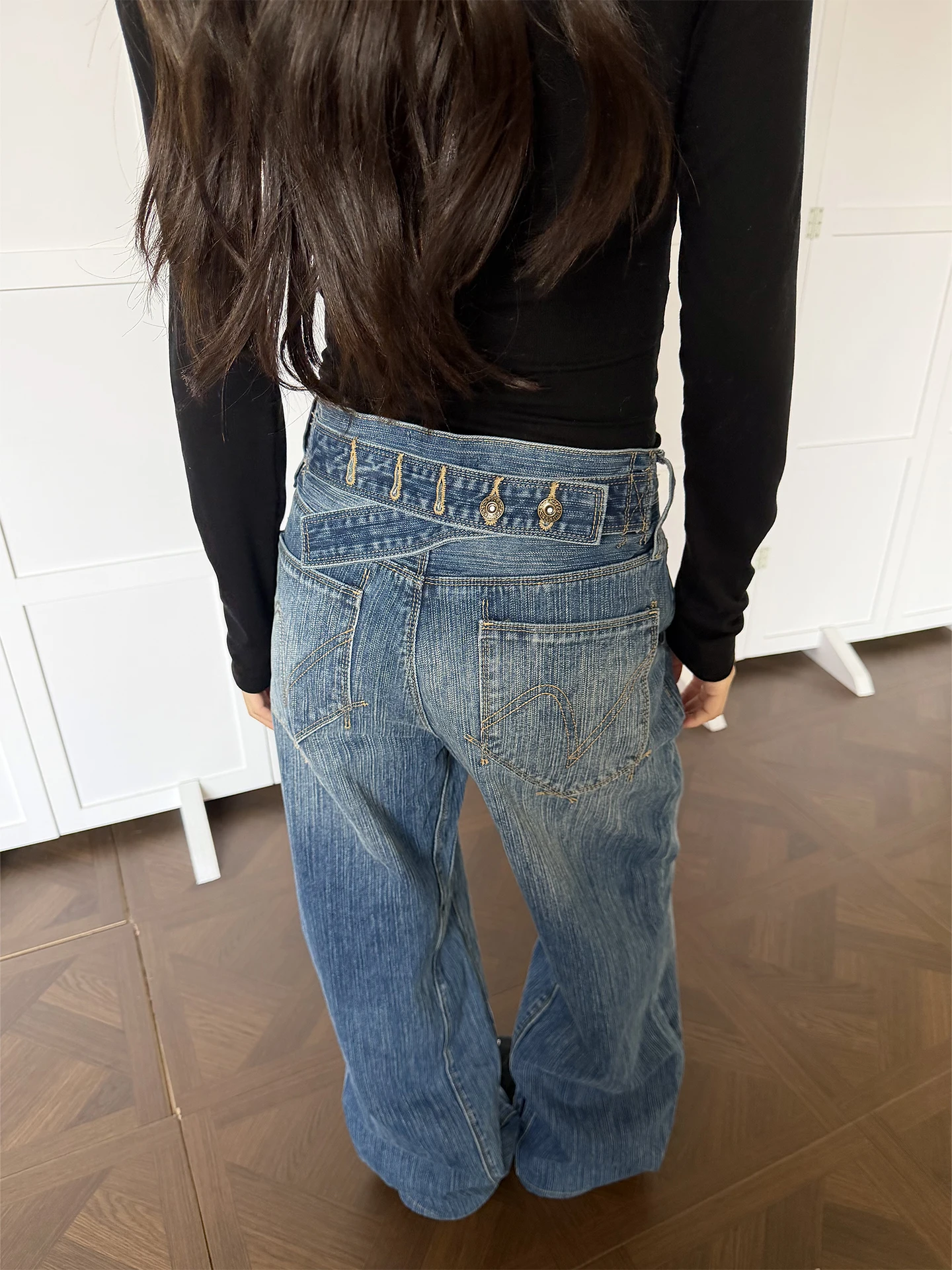 

Don Cry Bamboo Node Pattern Paris Buckle Design Straight Leg Casual Jeans Unisex Loose Fit Long Trousers Medium Wash Denim