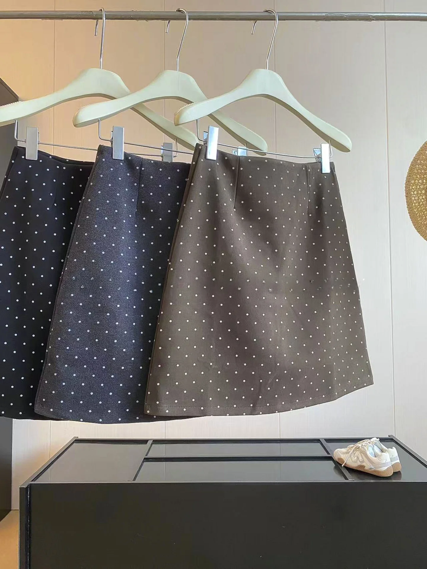 High Waist Polka Dot Wool  Skirt Women's Autumn A-Line Anti-Light Skirt Wrap Body Suit Polyester Fiber Standard Edition