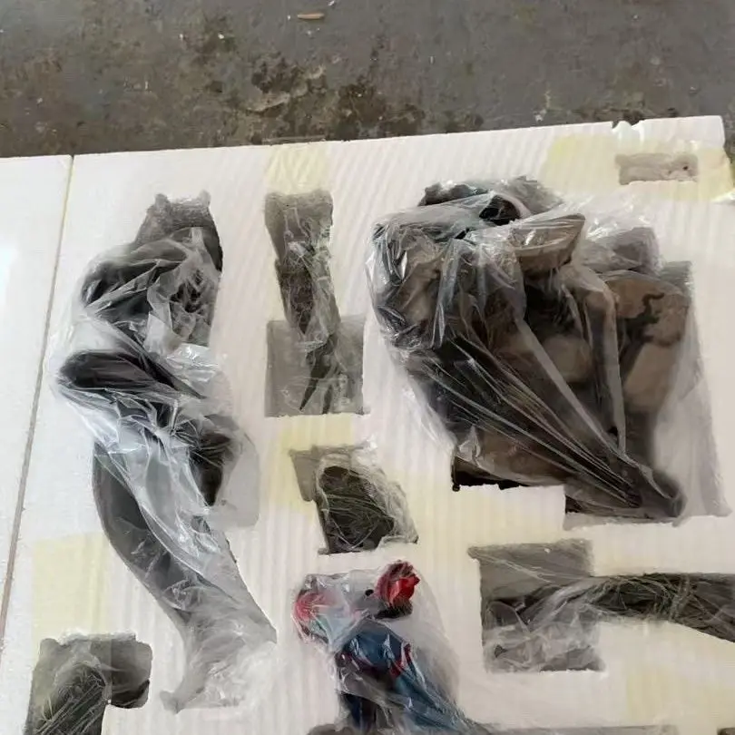 Private Custom Comic Version Venom Vs. Spider Man Scene Gk Resin Statue Model Handmade Desktop Ornament Doll Birthday Gift view 4