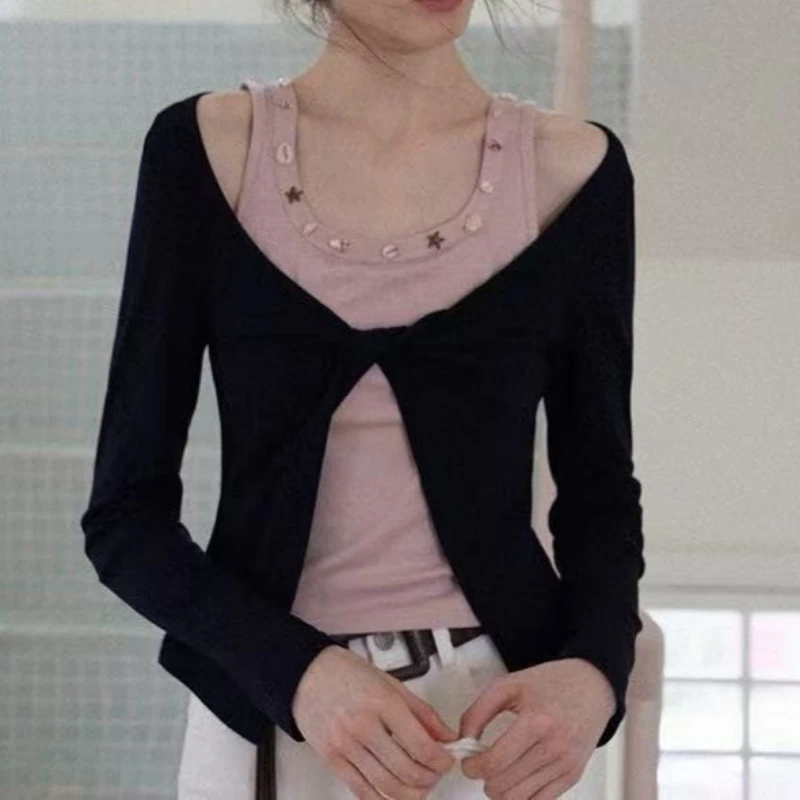 Harajuku style faux two-piece retro T-shirt, women's color-blocked punk style tight top, Y2K aesthetics, autumn slit T-shirt.