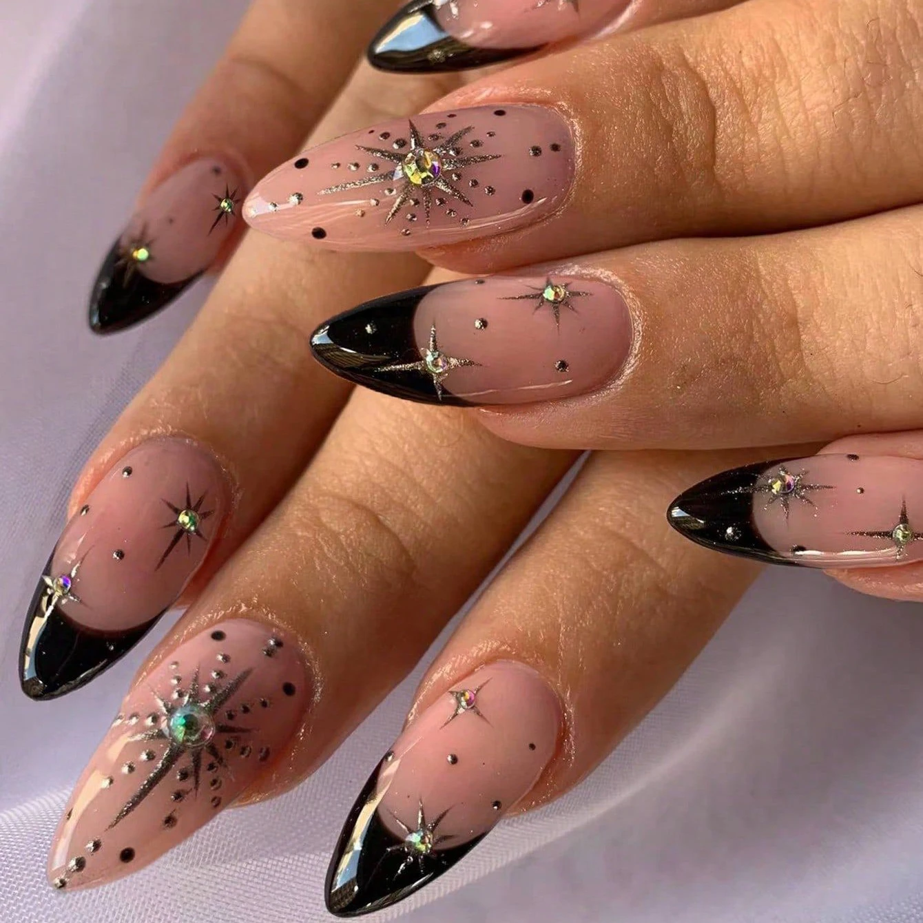 24 pezzi/unghie finte alla mandorla migliorano istantaneamente il tuo look, intarsio di strass, glitter argento, raffinate ed eleganti, adatte per la moda